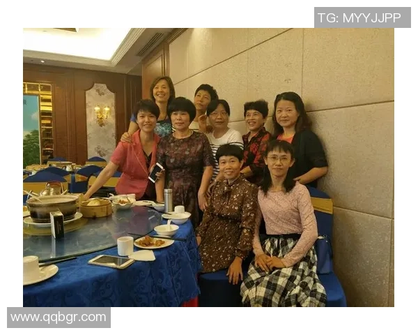 追忆青春岁月中的电竞女神与男神们的璀璨瞬间与热血追逐